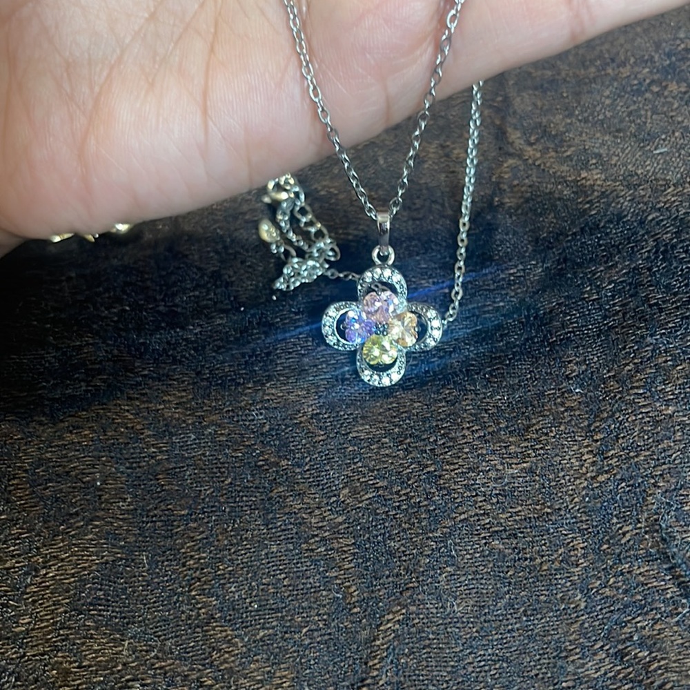 Rose Accessory Necklace - Picture 4 of 4